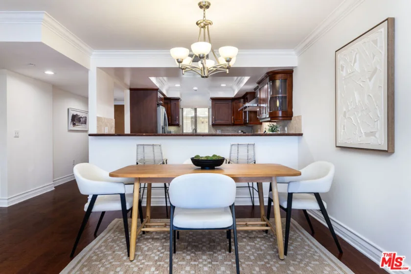 1417 S Westgate Avenue #201 photo 3