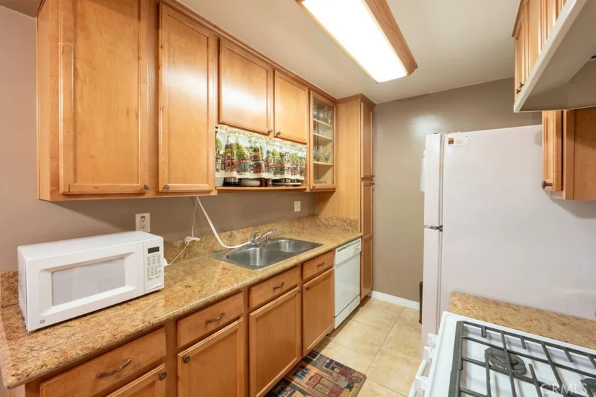 1430 W Lambert Road #407 photo 10