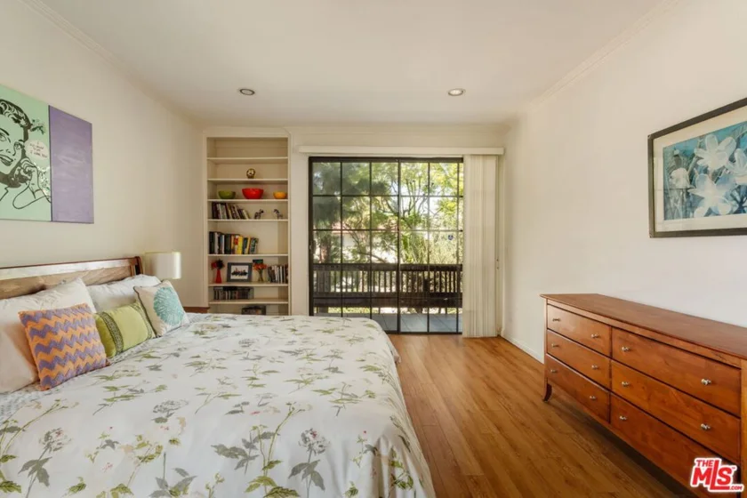 10336 Almayo Avenue #302 photo 16