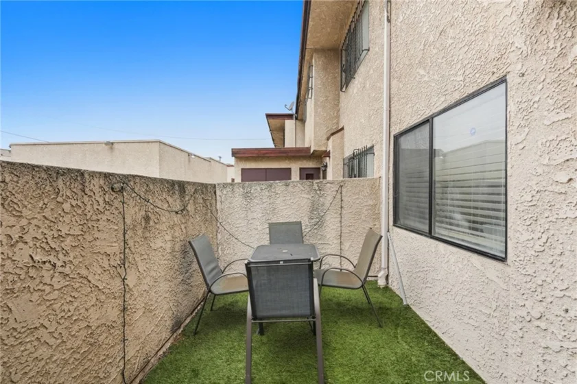 11401 Berendo Avenue #6 photo 11