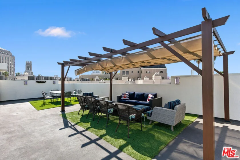 620 S Gramercy Place #320 photo 26