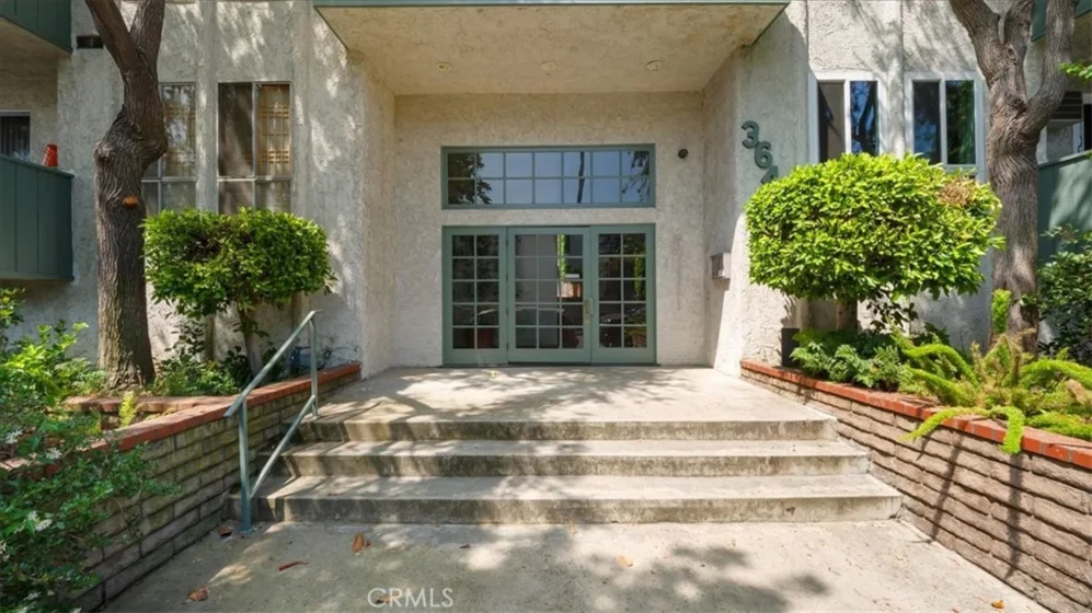 3649 Glendon Avenue #202 photo 2