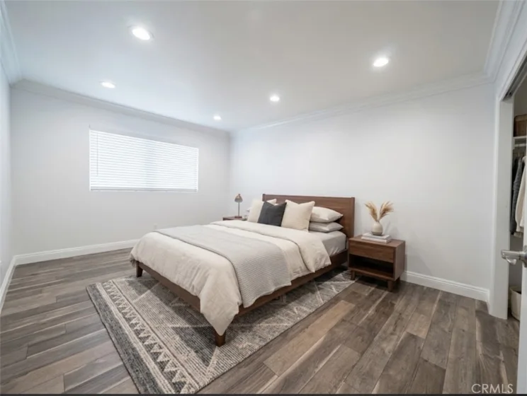 5354 Lindley #204 photo 18