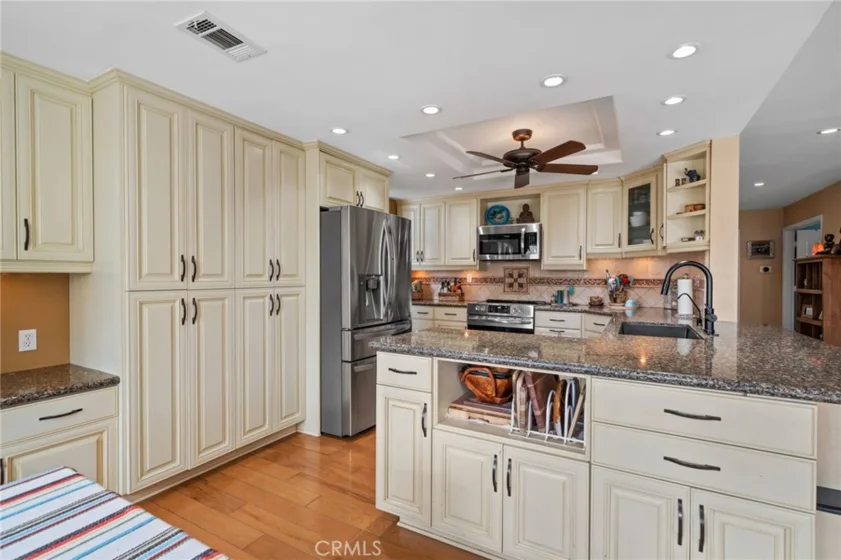 25401 Lacebark photo 11