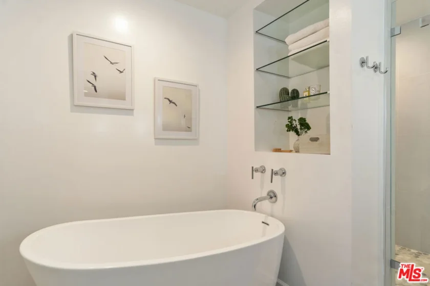 5848 W Olympic Boulevard #102 photo 30