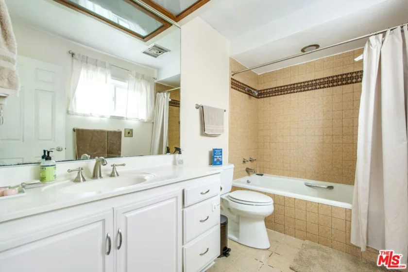 1440 W 9th Street #2 photo 25
