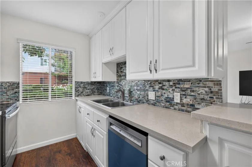 400 N Acacia Avenue #B17 photo 11