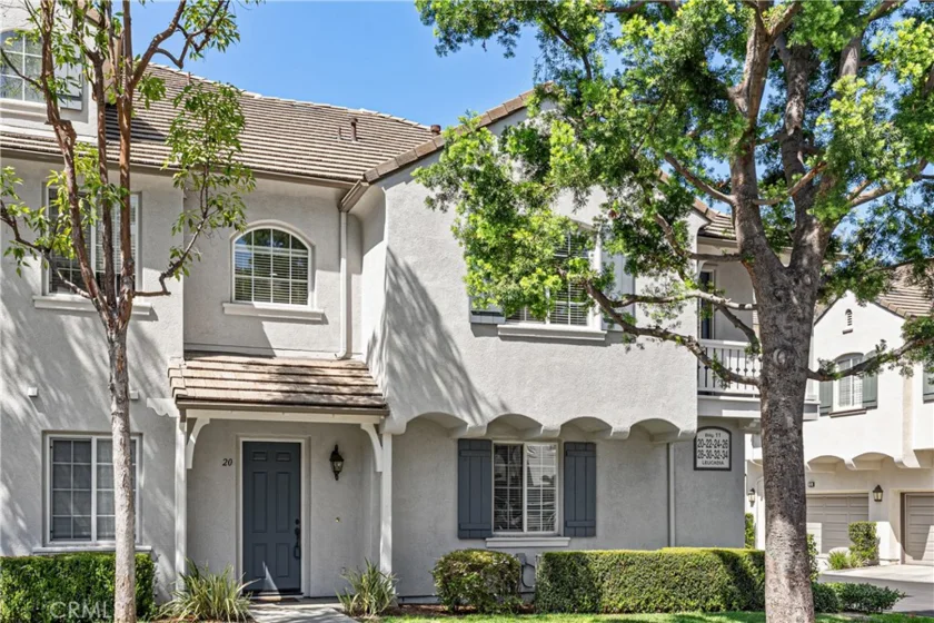 20 Leucadia photo 2