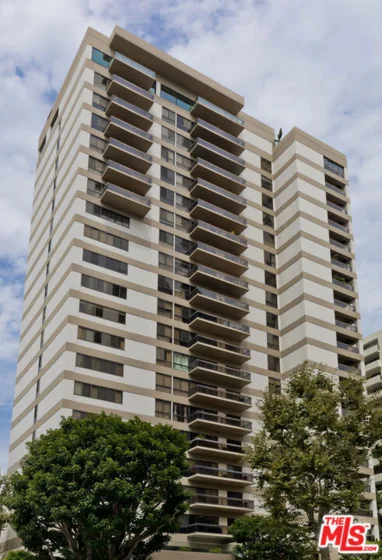 10445 Wilshire Boulevard #703 photo 16