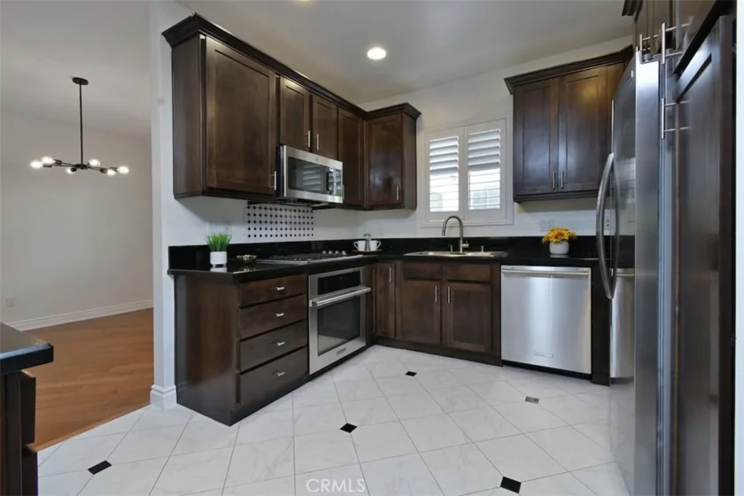 4424 Whitsett Avenue #107 photo 29