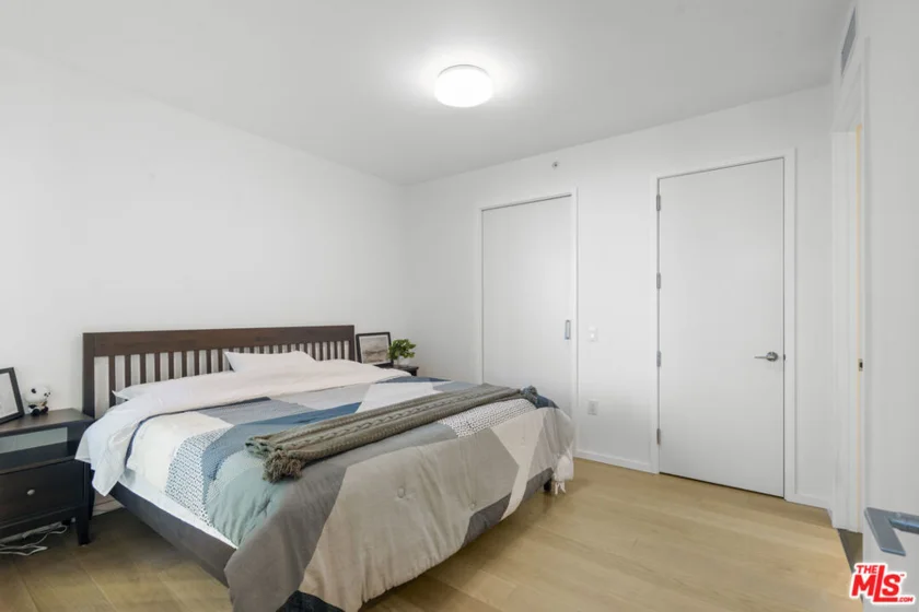 877 Francisco Street #1116 photo 20