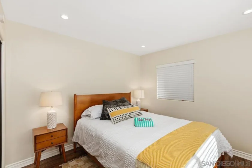 801 W Hawthorn Street #301 photo 18