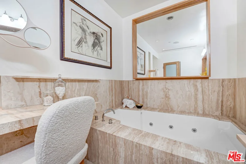 10724 Wilshire Boulevard #1607 photo 27