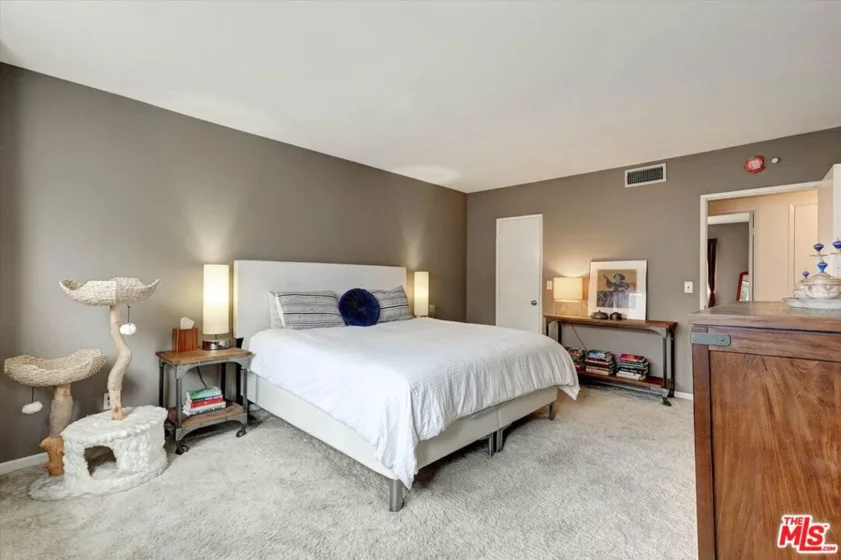 1828 Barry Avenue #4 photo 11