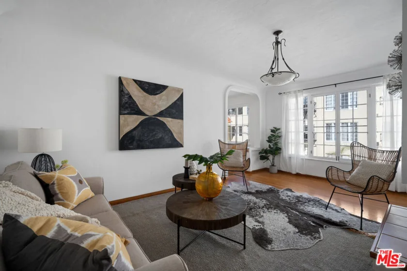 1345 N Hayworth Avenue #209 photo 1