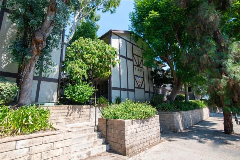 21811 Saticoy Street #18 photo 1
