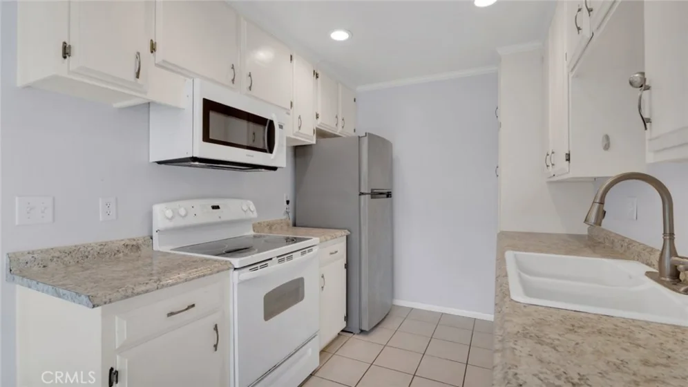 1800 E Heim #29 photo 9