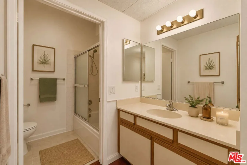 533 S St Andrews Place #410 photo 5