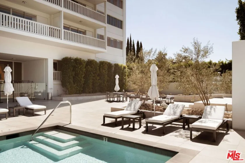 999 N Doheny Drive #807 photo 15