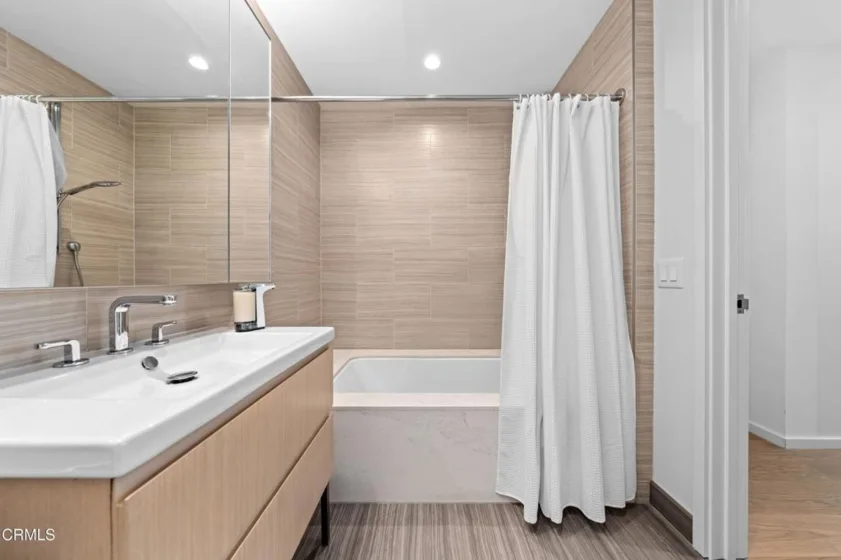 877 Francisco Street #1506 photo 17