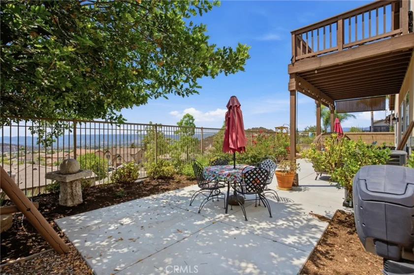 35777 Abelia Street photo 34
