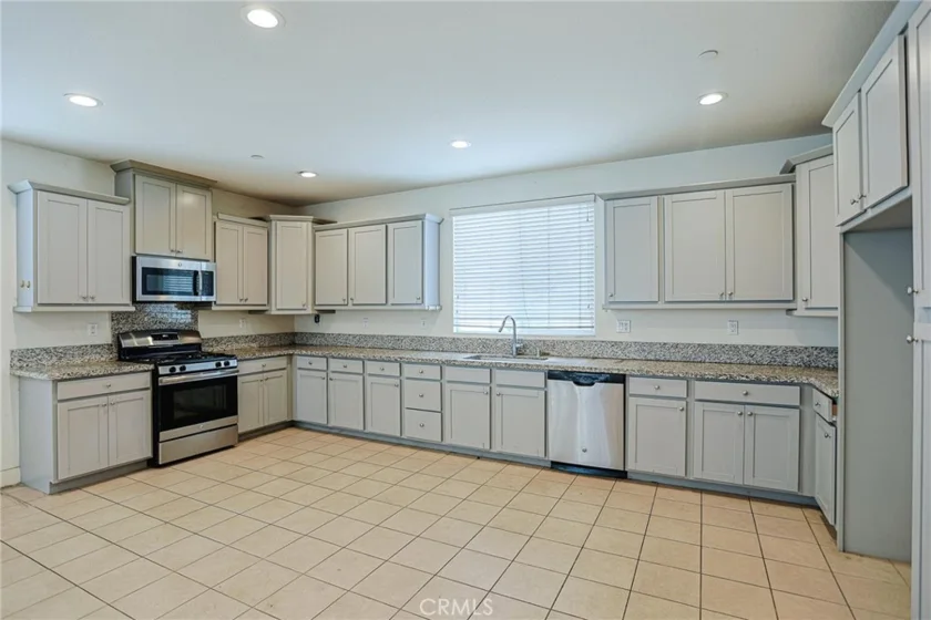 1300 N Harbor Boulevard photo 6