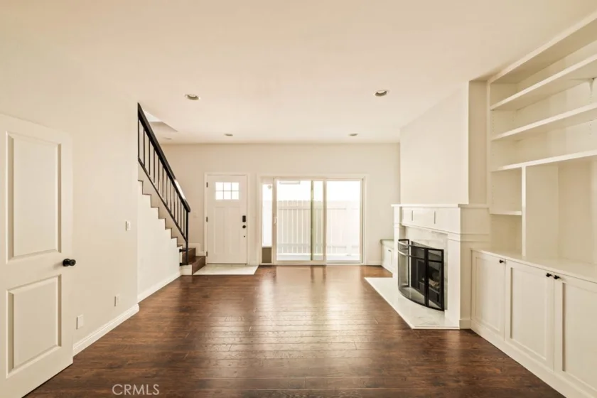 13948 Moorpark Street #4 photo 2