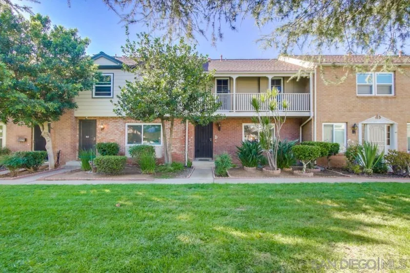 933 Greenfield #D photo 1