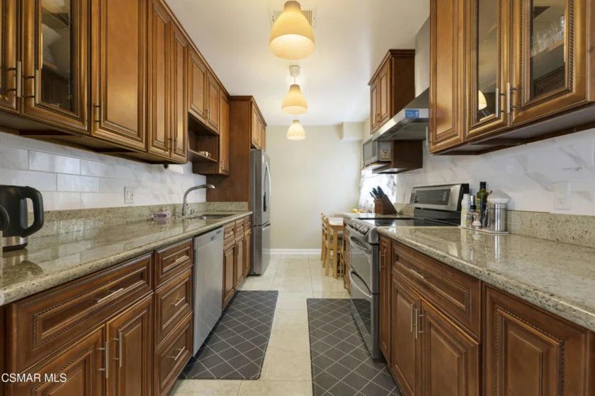4915 Tyrone Avenue #125 photo 9
