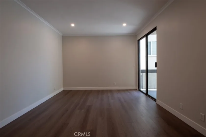 1305 N Columbus Avenue #112 photo 24