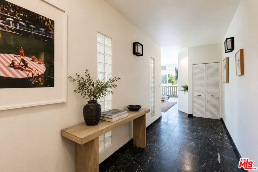999 N Doheny Drive #211 photo 3