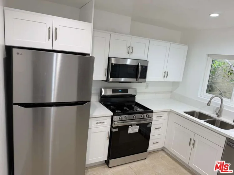 18350 Hatteras Street #278 photo 6