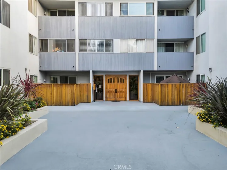 6150 Buckingham Parkway #202 photo 1