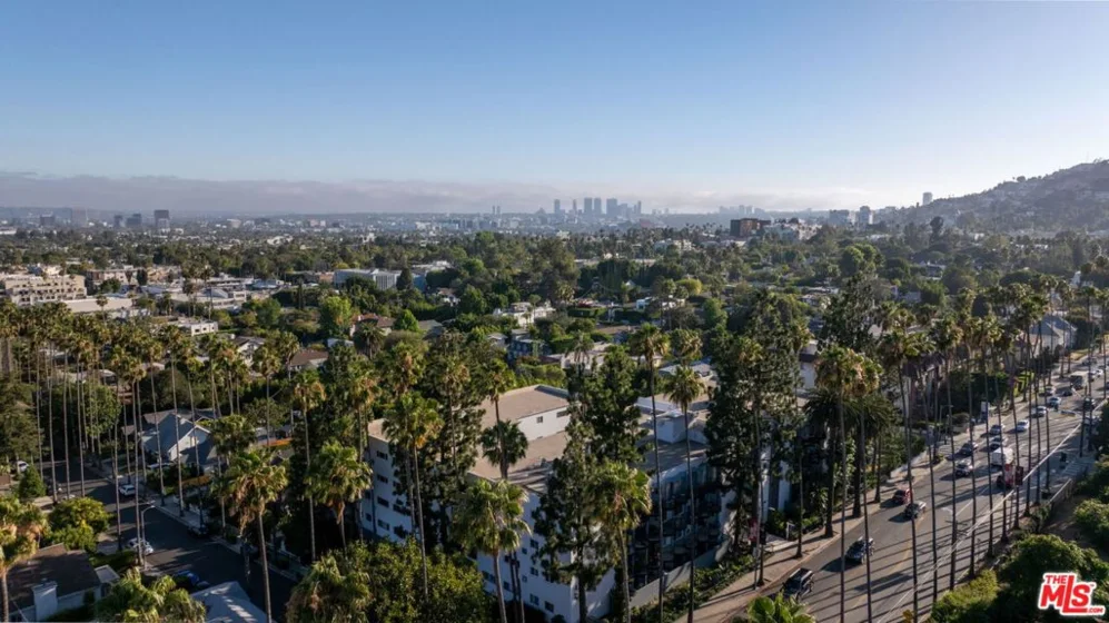 7560 Hollywood Boulevard #309 photo 31