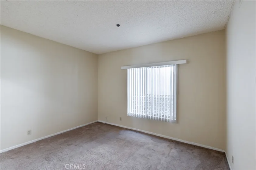 2915 Montrose Avenue #430 photo 5