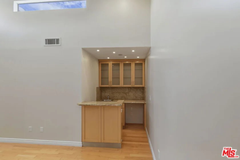 4443 Ventura Canyon Avenue #304 photo 66
