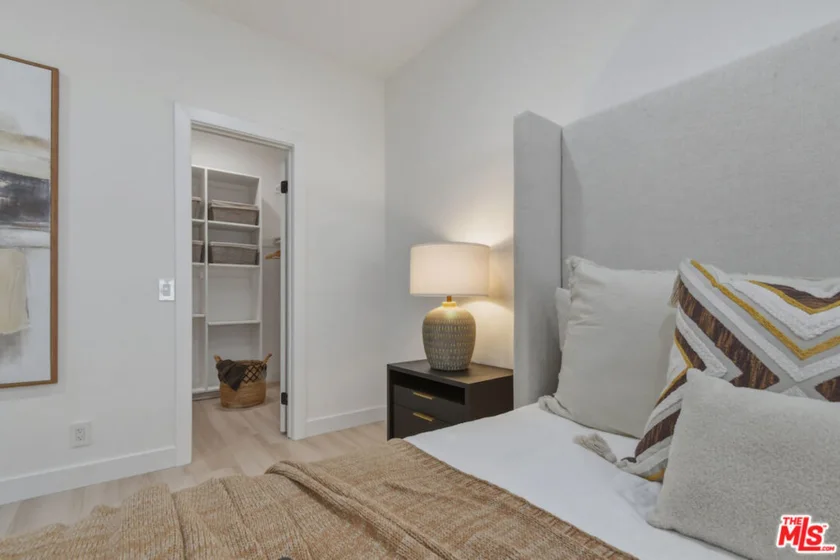 4707 Willis Avenue #206 photo 38