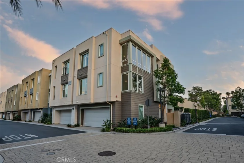 2765 Doheny photo 1