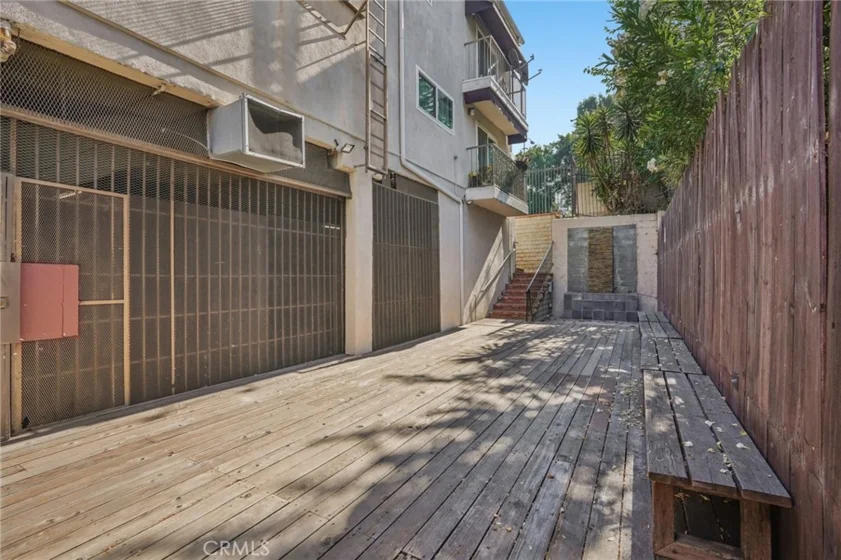 4189 Vineland Avenue #111 photo 22