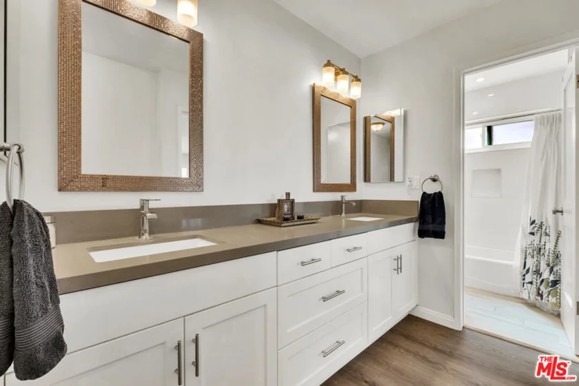 5674 Windsor Way #210 photo 11