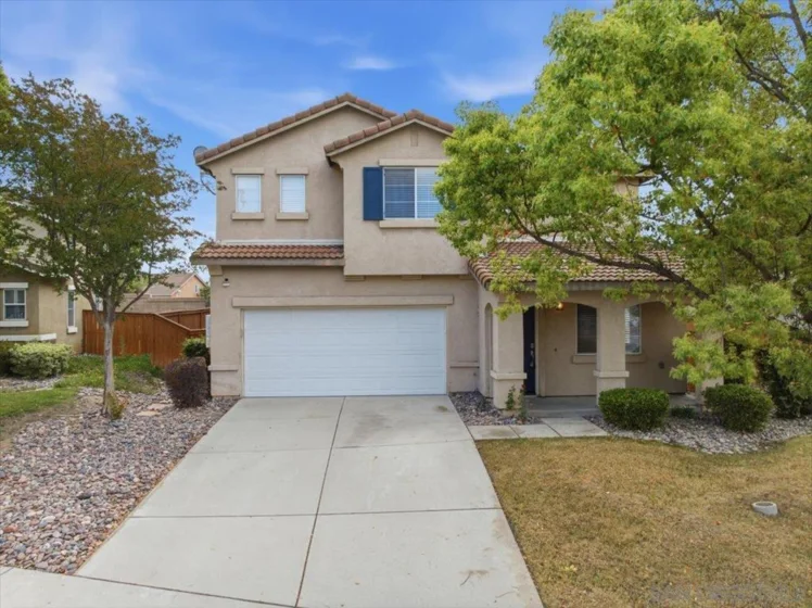 37200 Moonbeam photo 7