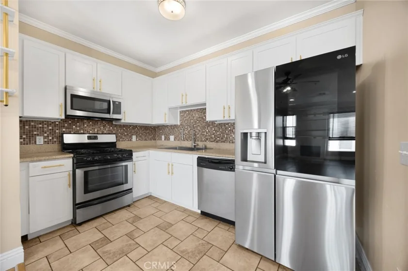 6938 Laurel Canyon #303 photo 26