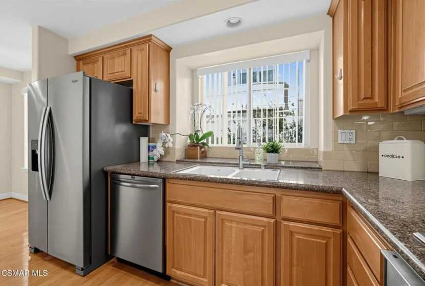 4106 W Kling Street photo 8