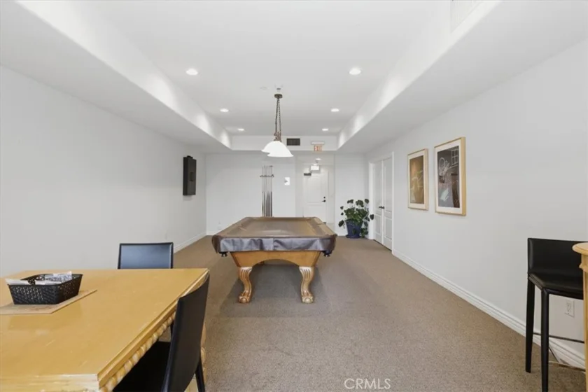 1000 E Ocean #402 photo 39