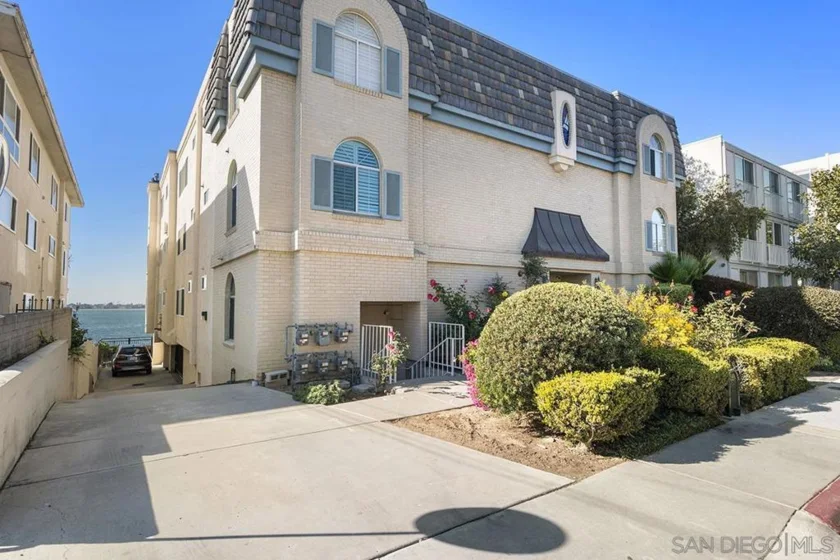 3828 Riviera Drive #2B photo 35