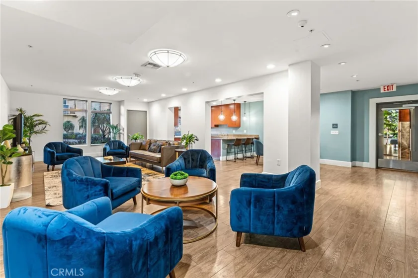 488 E Ocean #809 photo 38