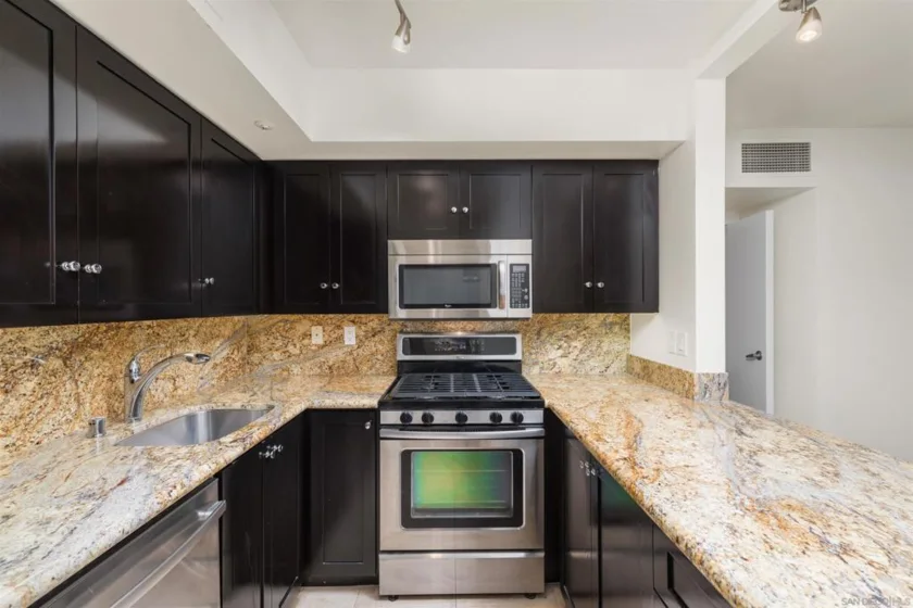 500 W Harbor #417 photo 5