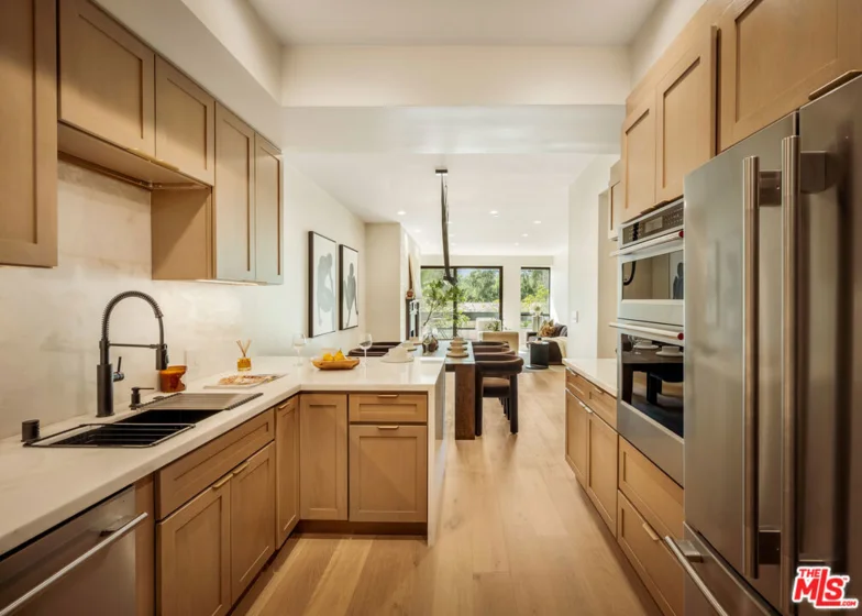 10551 Wilshire Boulevard #403 photo 1