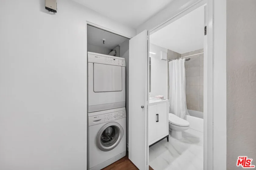 600 W 9th Street #913 photo 11