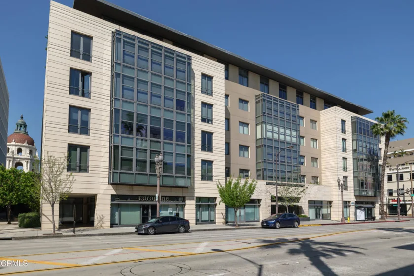 345 E Colorado Boulevard #302 photo 63